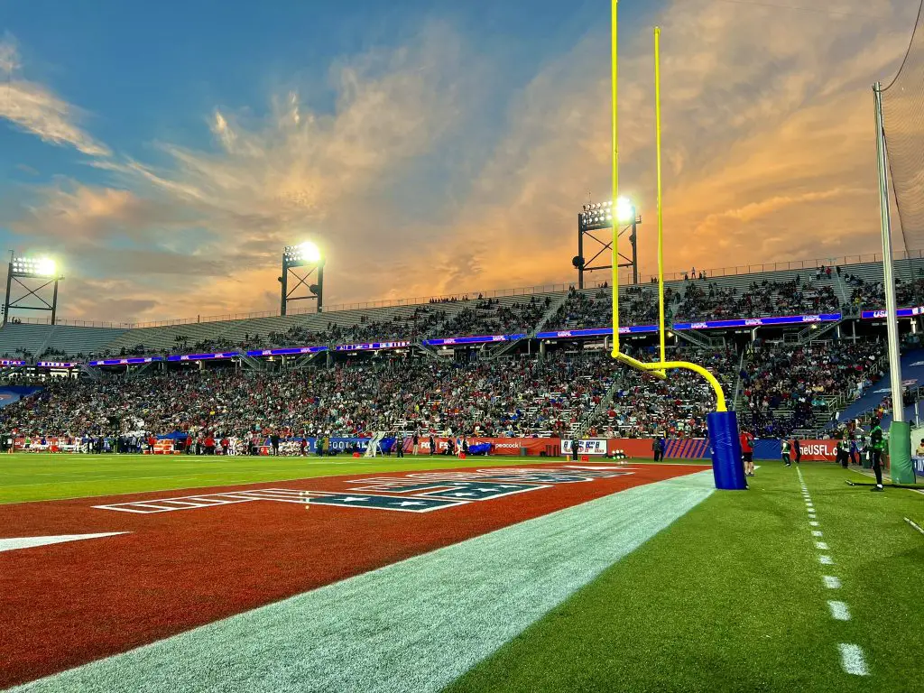 USFL First Game Attendance Figures 17,500